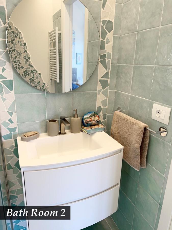 Nautilus Vista Mare Mozzafiato A 180 Gradi- Posto Auto Privato - 2 Camere Matrimoniali Piu 1 Divano Letto Singolo-Sky,Netflix-Wifi 200Mg Rapallo Exterior photo